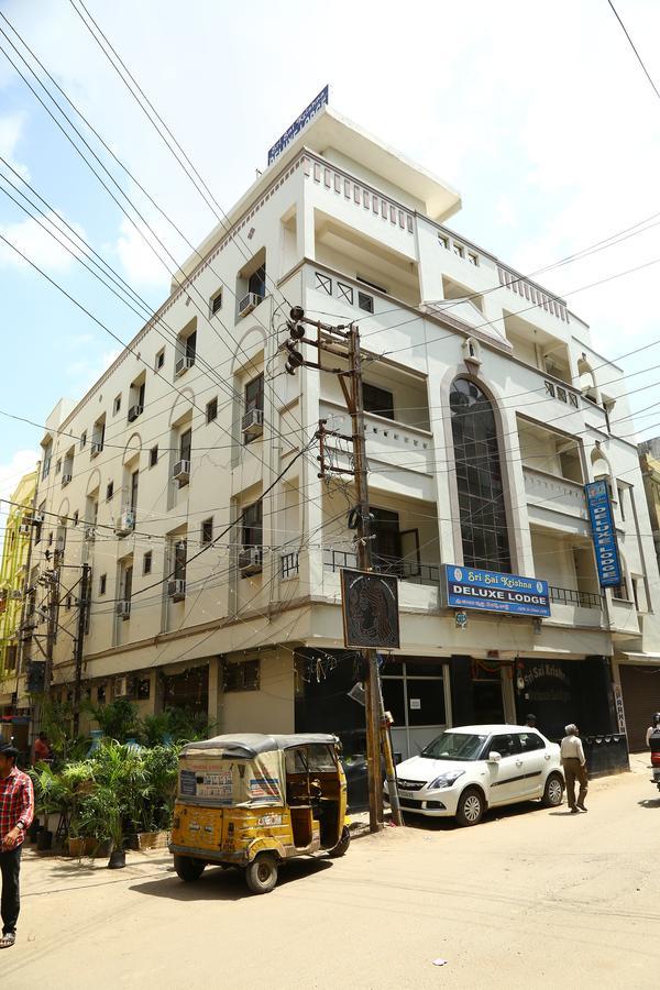 Sri Sai Krishna Deluxe Lodge Hyderabad Exterior photo